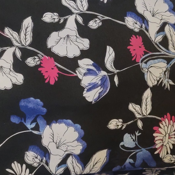 Liz Claiborne Career Short Sleeve Floral Top Size XL Black White Pink Blue - Picture 4 of 6